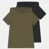 Friboo Niños BOYS HOODED TEE 2 PACK - Camiseta Estampada - Khaki/black 2 Friboo Niños BOYS HOODED TEE 2 PACK - Camiseta Estampada - Khaki/black -Friboo comercio 19a4925896ba45ab9887020b4262183d