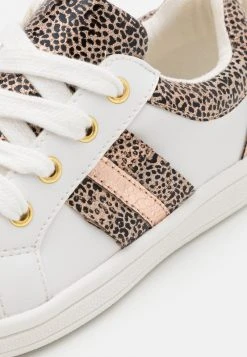 Friboo Niños Zapatillas - White -Friboo comercio 19bc31dd26ce46fbb3a300f0d68a7c9b