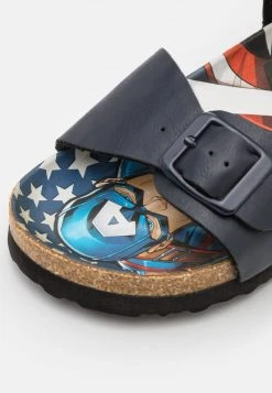 Friboo Unisexo MARVEL CAPTAIN AMERICA STRAPPY SANDALS UNISEX - Sandalias - Dark Blue -Friboo comercio 55bcd8890f234005b2517a0323997d72